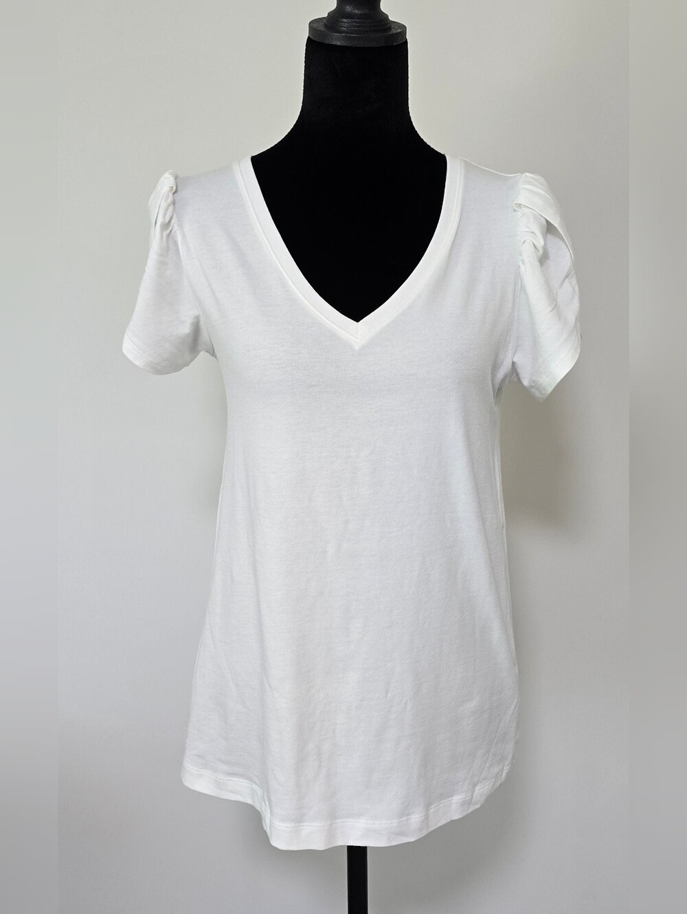 LC Lauren Conrad White V-Neck Short Sleeve Tee with Ruched Shoulders